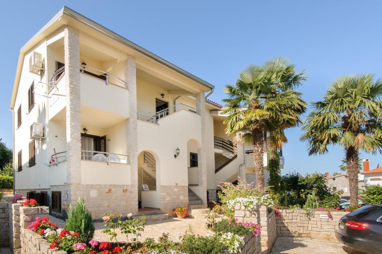 Apartmani Lorena Poreč Buitenkant foto