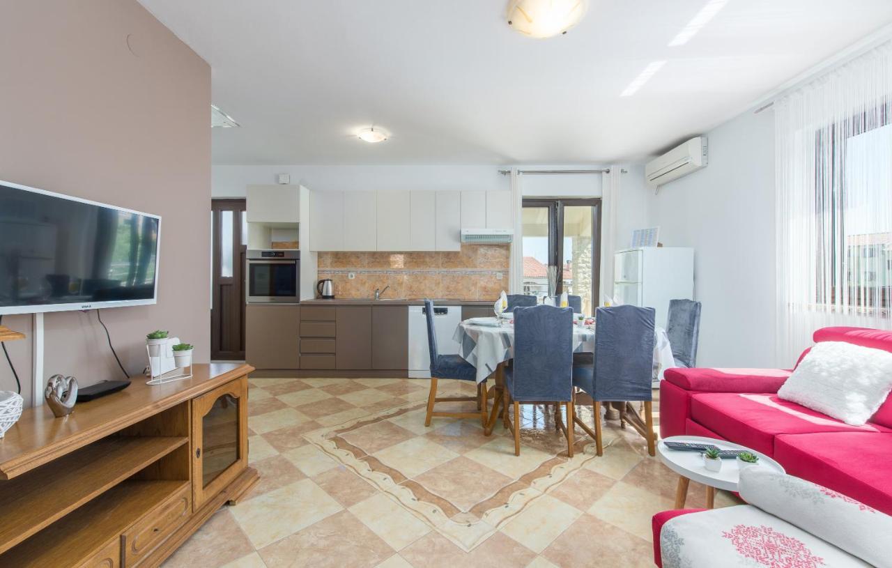 Apartmani Lorena Poreč Buitenkant foto